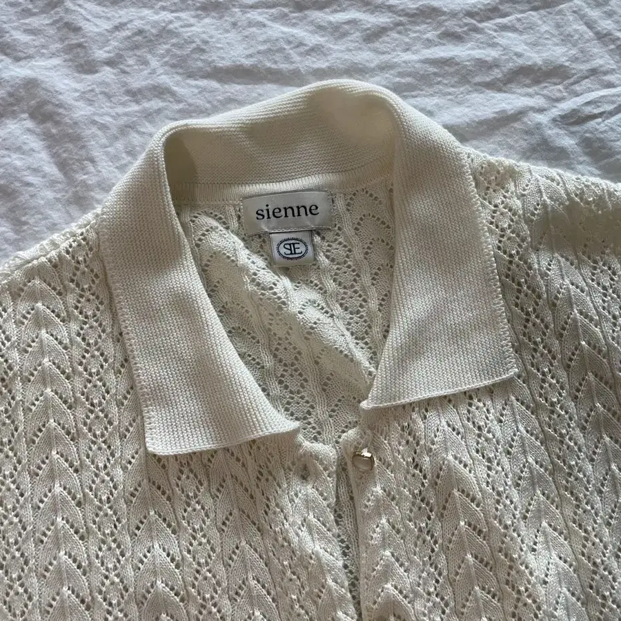 시엔느 Charlotte Cardigan (Cream)