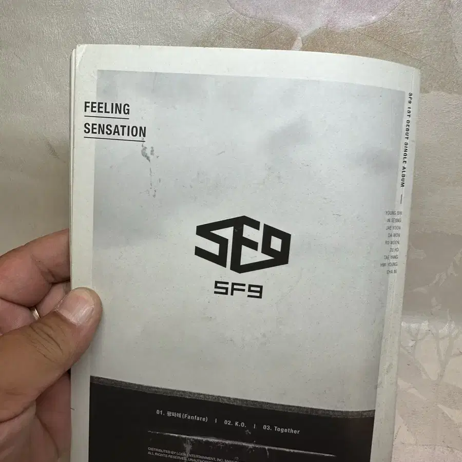 에스에프나인 SF9 친필 싸인 앨범,첫데뷰 싱글앨범 필링센세이션