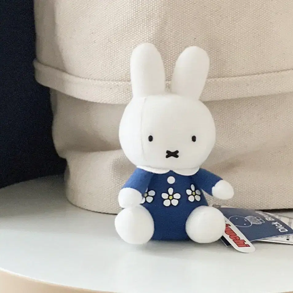 일본 미피miffy 플라워 옷을 입은 마스코트 키링