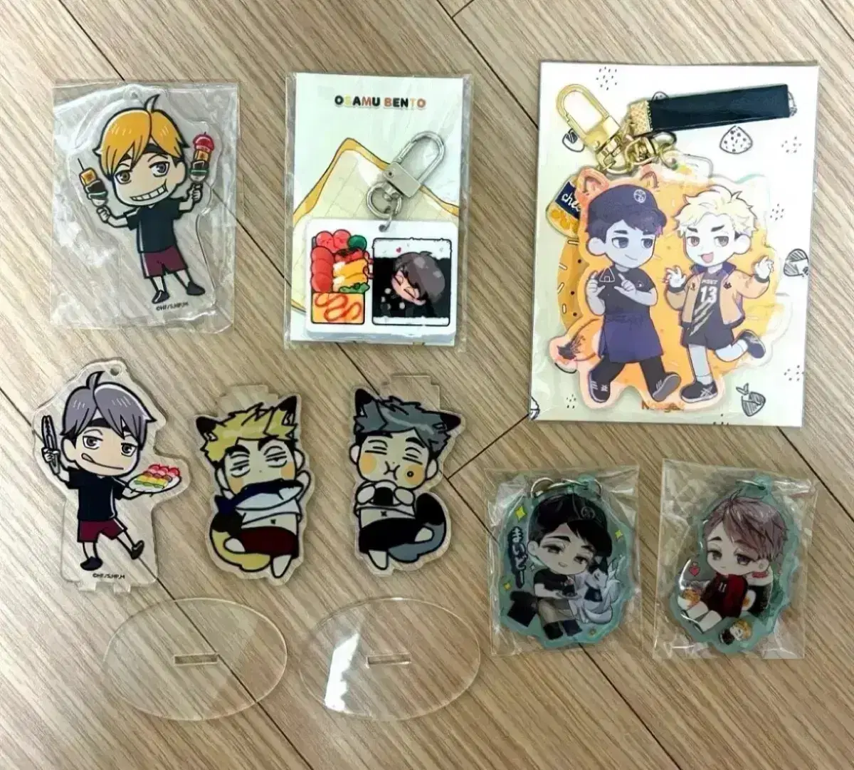 [bulk] haikyuu acrylic keyring Disposition of hemun greening Atsumu Osamu Inarizaki