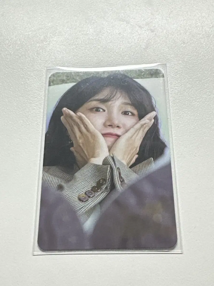 Jung Eunji's solo album Log Photo Card