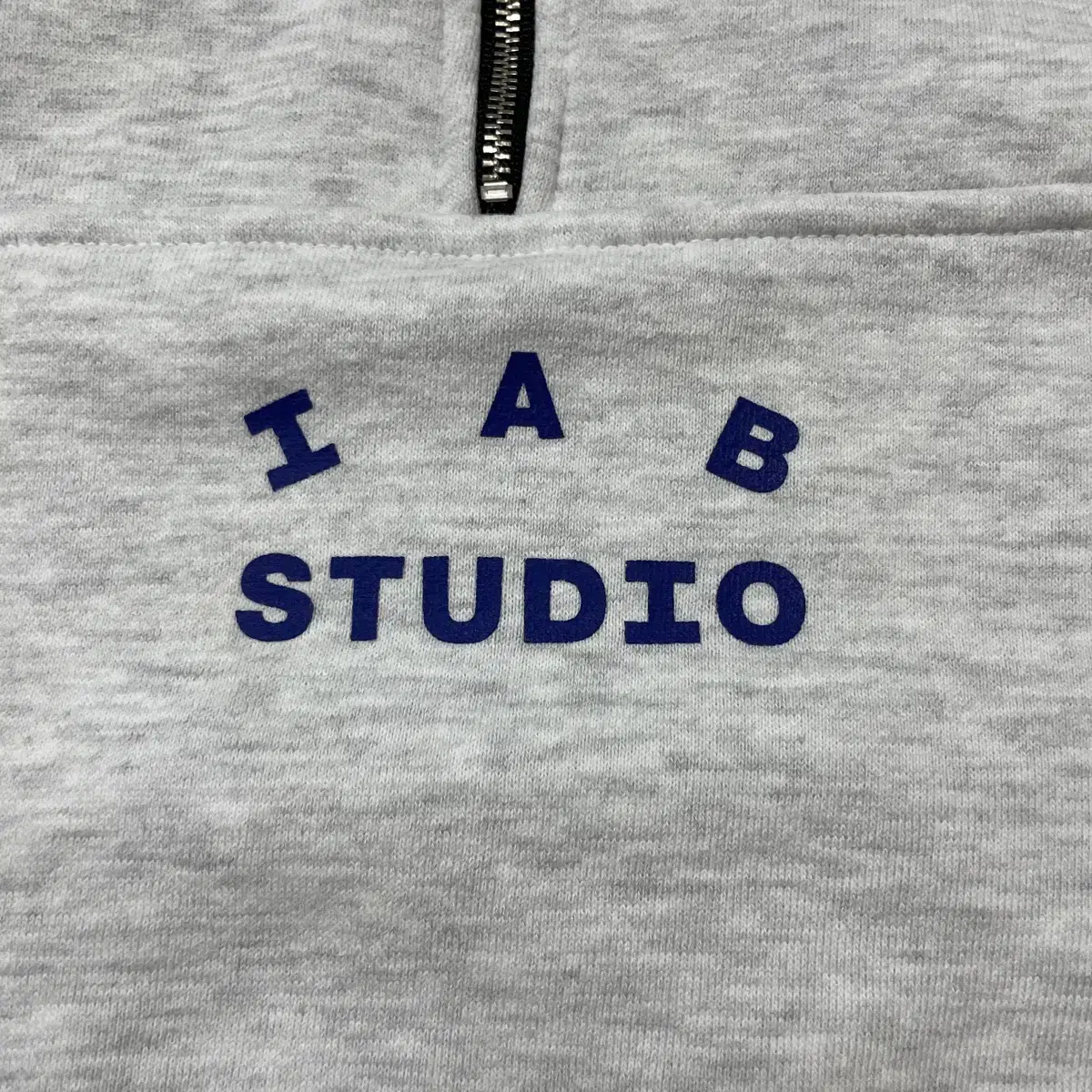 정품)IAB STUDIO 아이앱스튜디오 하프 집업 그레이 L