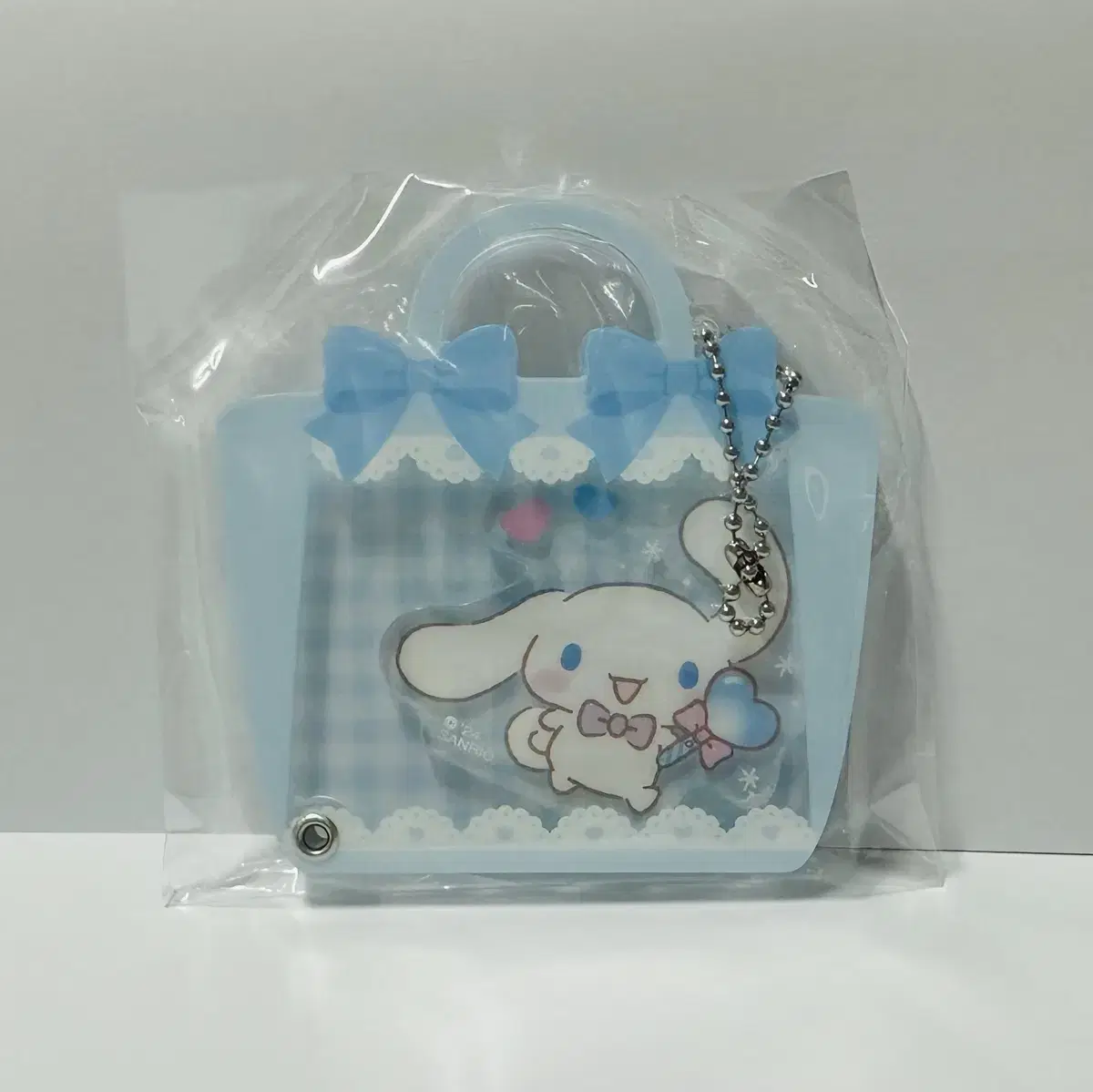 Cinnamon Roll Bag acrylic Charm Gacha