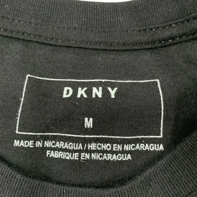 DKNY 빅로고 반팔티