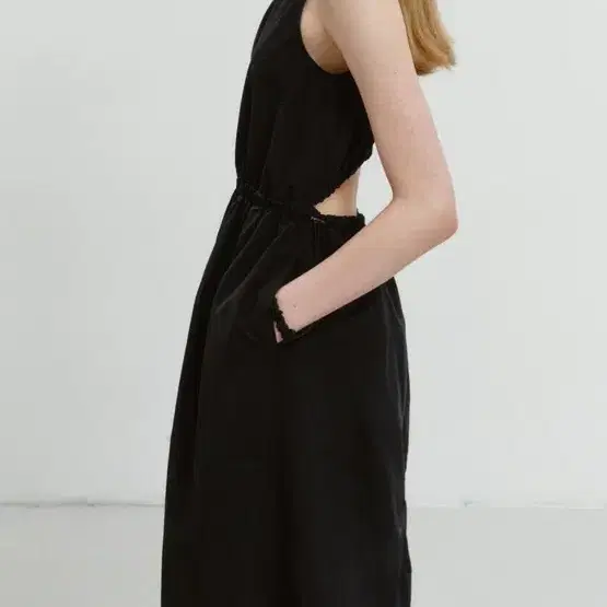 던스트 STRING SLEEVELESS DRESS BLACK