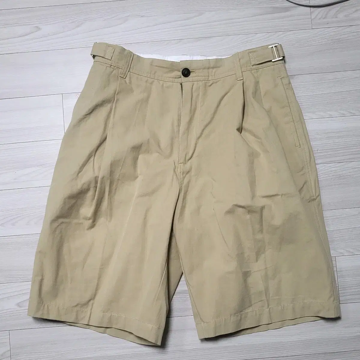 Bislow One-Tuck Chino (30)