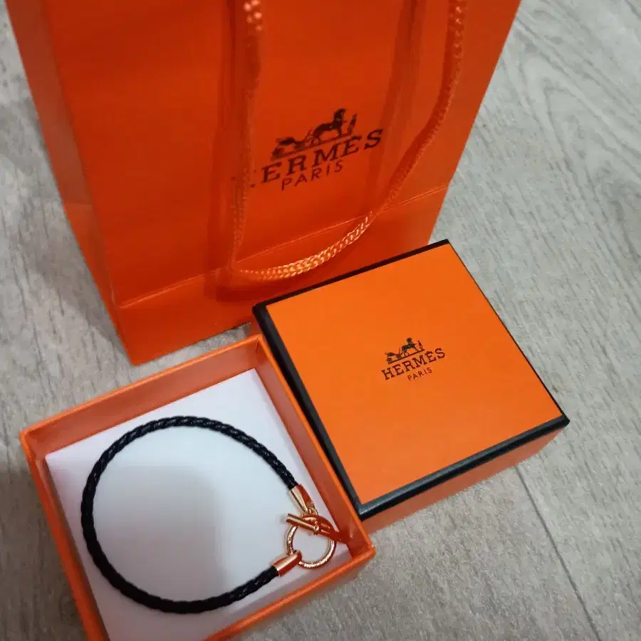 Hermes 헤르메스 18mm 검정색 가죽 팔찌