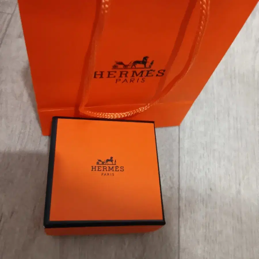 Hermes 헤르메스 18mm 검정색 가죽 팔찌