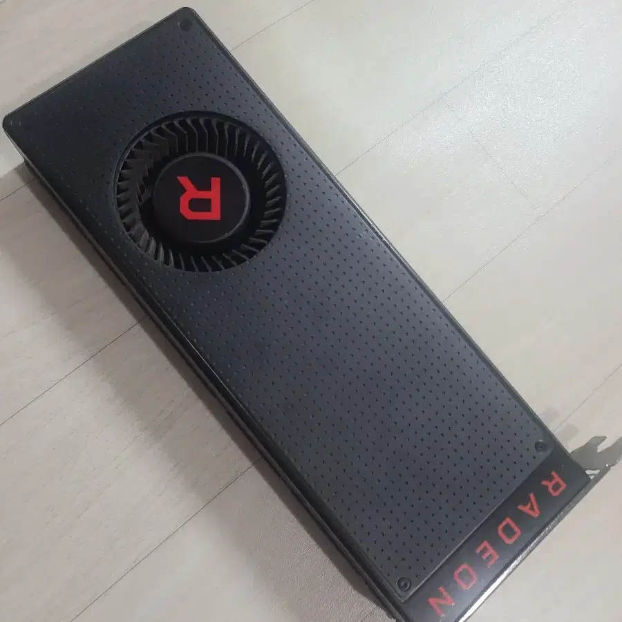 라데온 Rx vega 64 그래픽카드 팝니다.