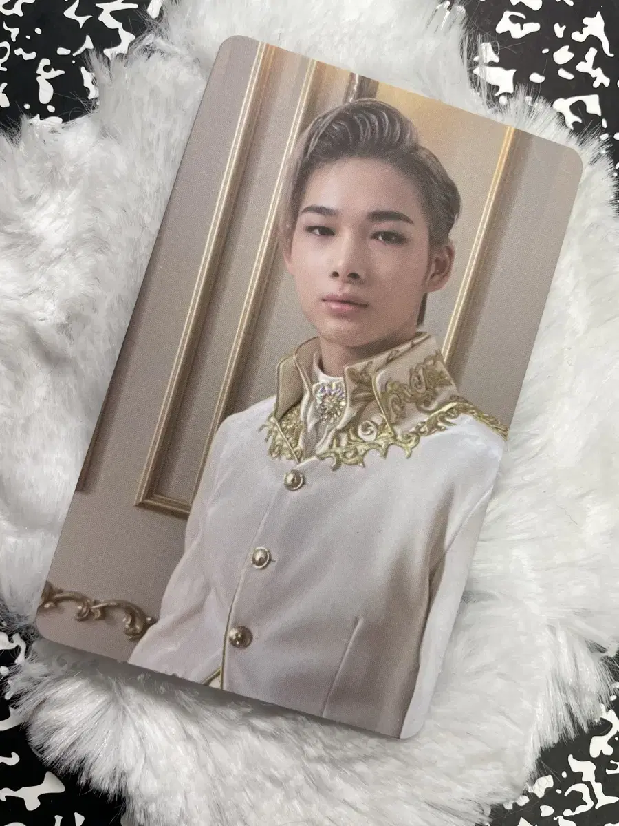 Enhypen ni-ki photocard (check out the shop!)