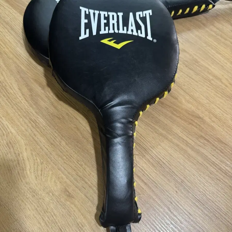 EVERLAST 복싱 펀치 미트