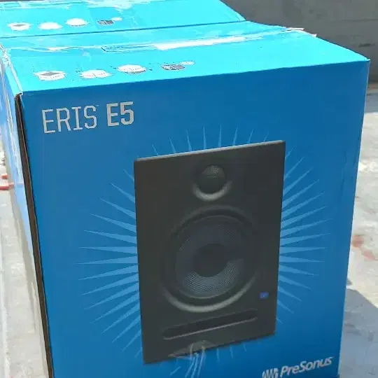 ERIS E5와  UR22MK2