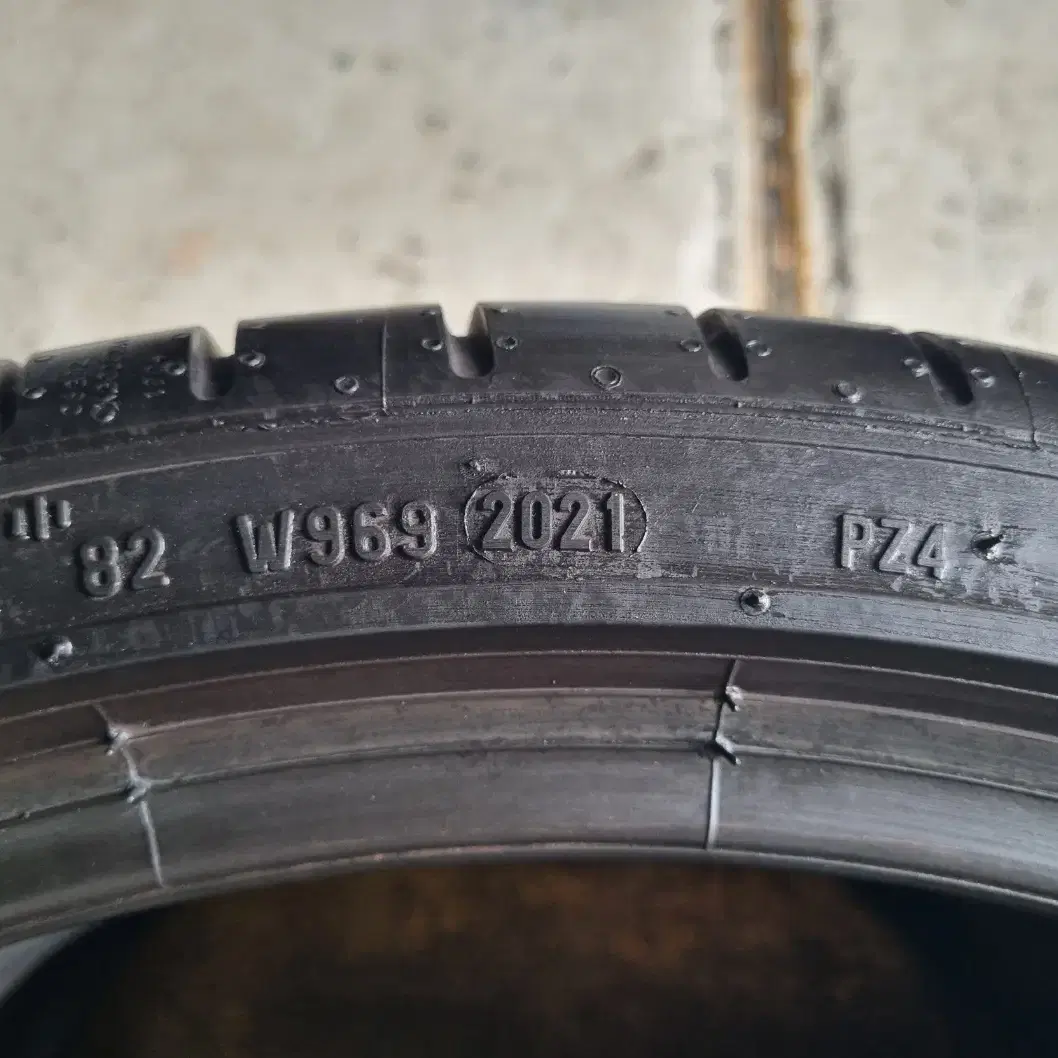 [인천중고타이어]275/30R20 피렐리피제로 PZ4 2753020 중고