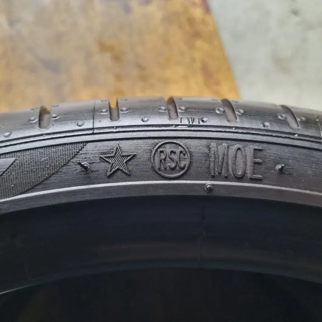 [인천중고타이어]275/30R20 피렐리피제로 PZ4 2753020 중고