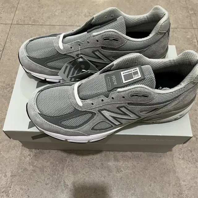 뉴발란스 990 v4 그레이