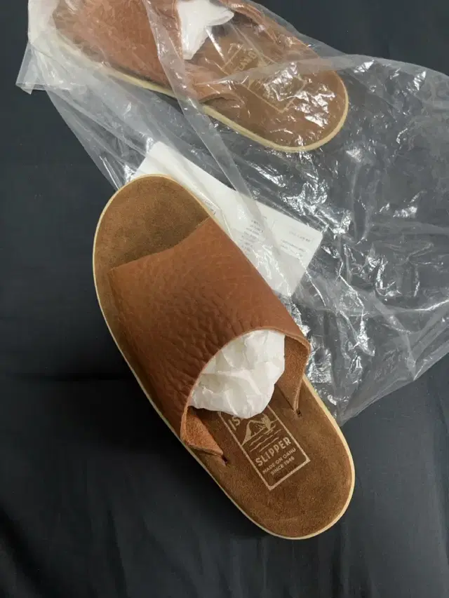 아일랜드 슬리퍼 island slipper taupe seude/tan