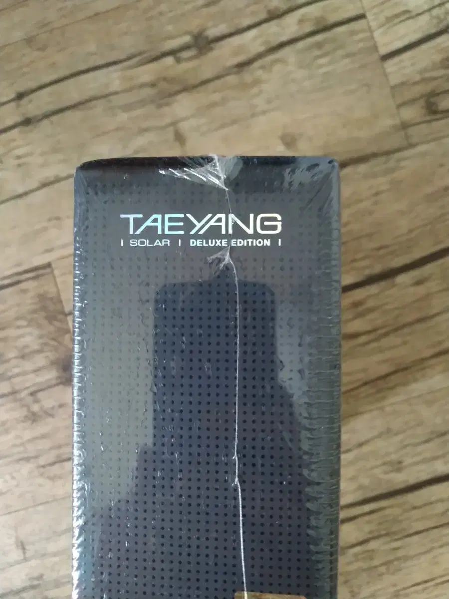 Taeyang solar deluxe unsealed