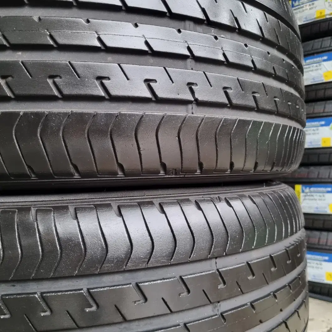 [인천중고타이어]245/40R20 99Y 던롭 뷰로 VE303 중고타이어