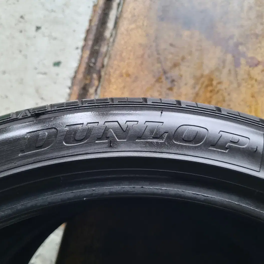 [인천중고타이어]245/40R20 99Y 던롭 뷰로 VE303 중고타이어