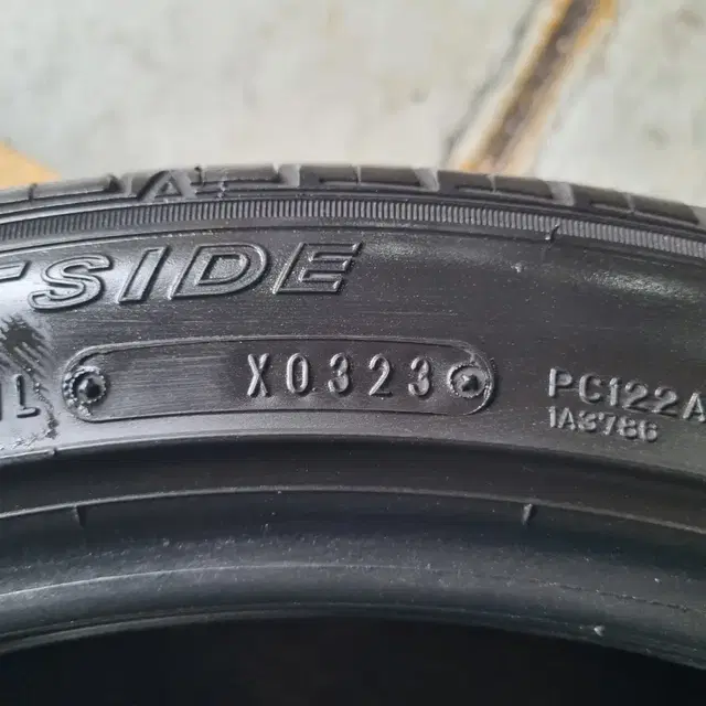 [인천중고타이어]245/40R20 99Y 던롭 뷰로 VE303 중고타이어