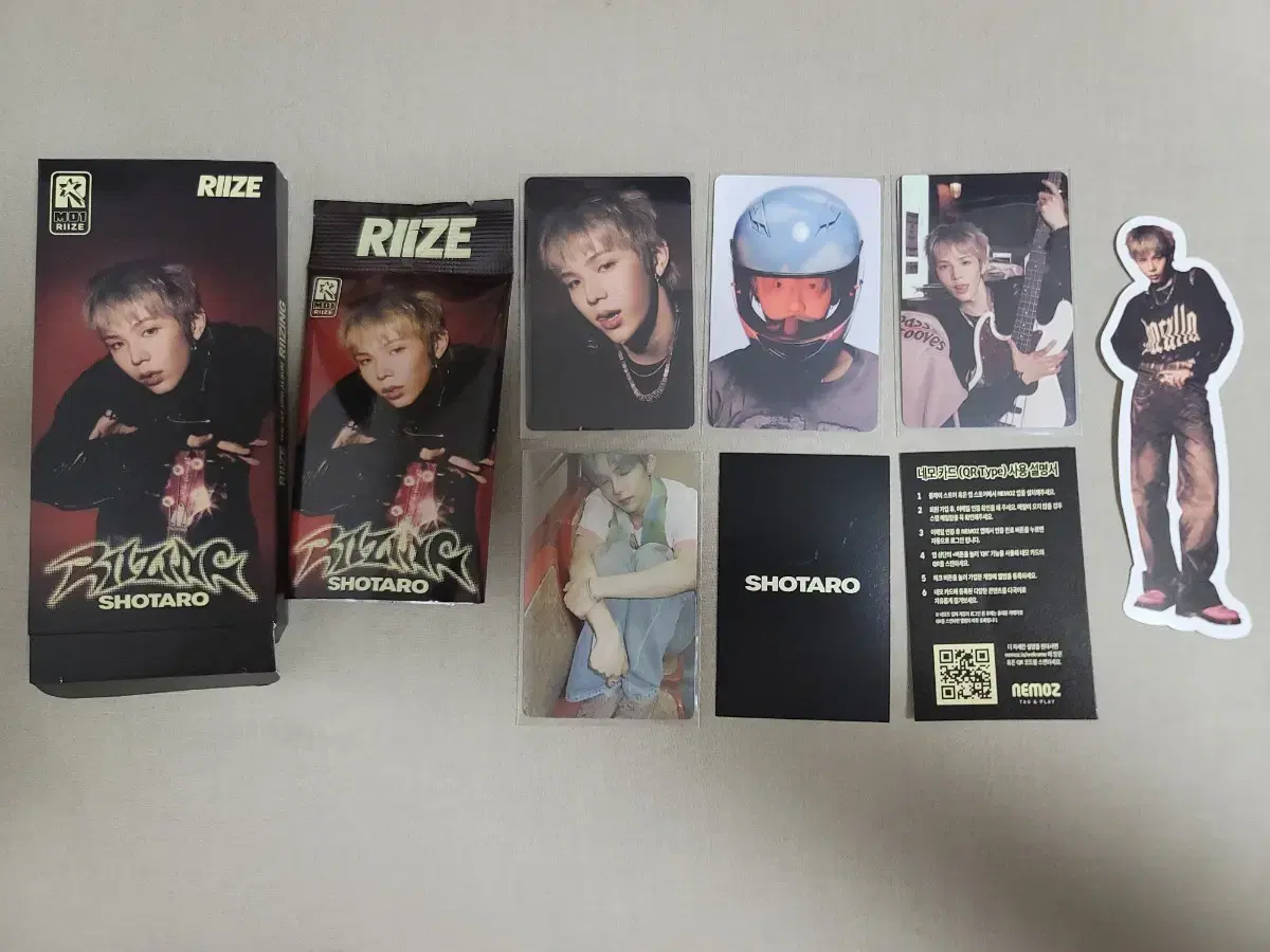 Rize Photopack unsealed wts (with QR) Shotaro