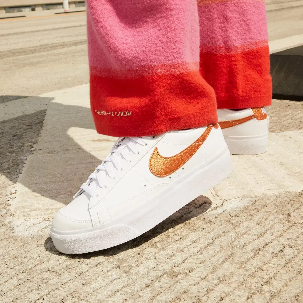 나이키 blazer low platform essential