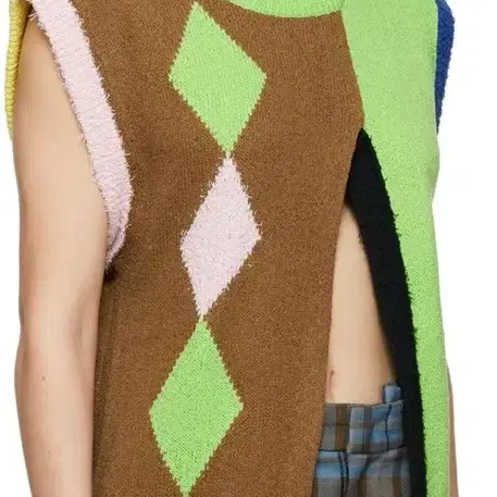 앤더슨벨 PIG TALE ARGYLE KNIT VEST BROWN