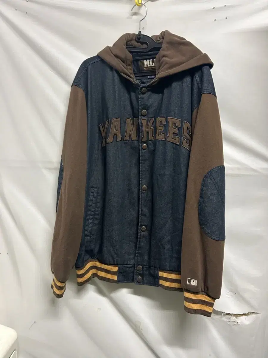 (XL) MLB Yankees Denim Zip Up