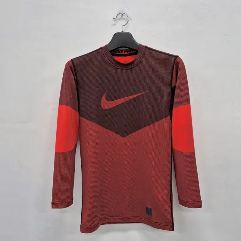 5680 Nike Pro Men's 95 Mild Momo Functional T-Shirt Brandville