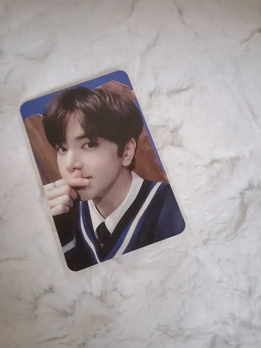 TheBoyz younghoon BloomBloom broadcast I'm wtsing your photo kard.