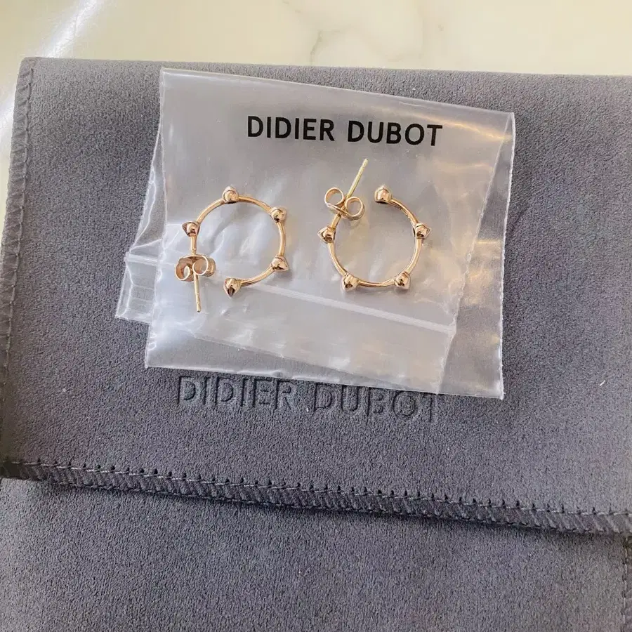 디디에 두보 Didier Dubot 14k 링귀걸이 새제품 판매합니다