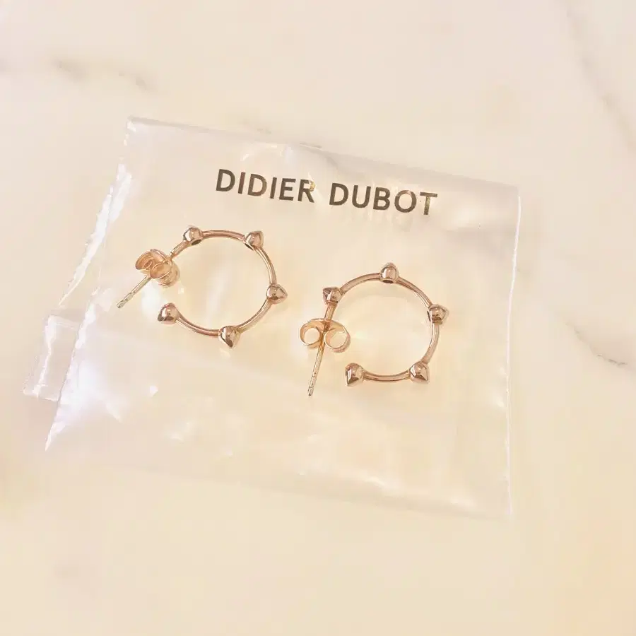 디디에 두보 Didier Dubot 14k 링귀걸이 새제품 판매합니다