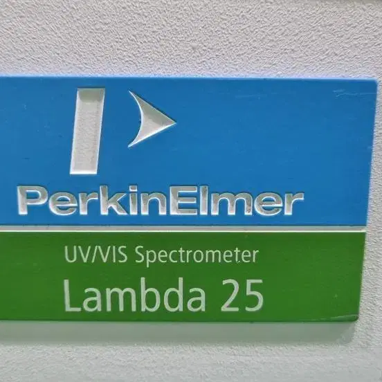 PerkinElmer Lambda25 UV/VIS 분광계.