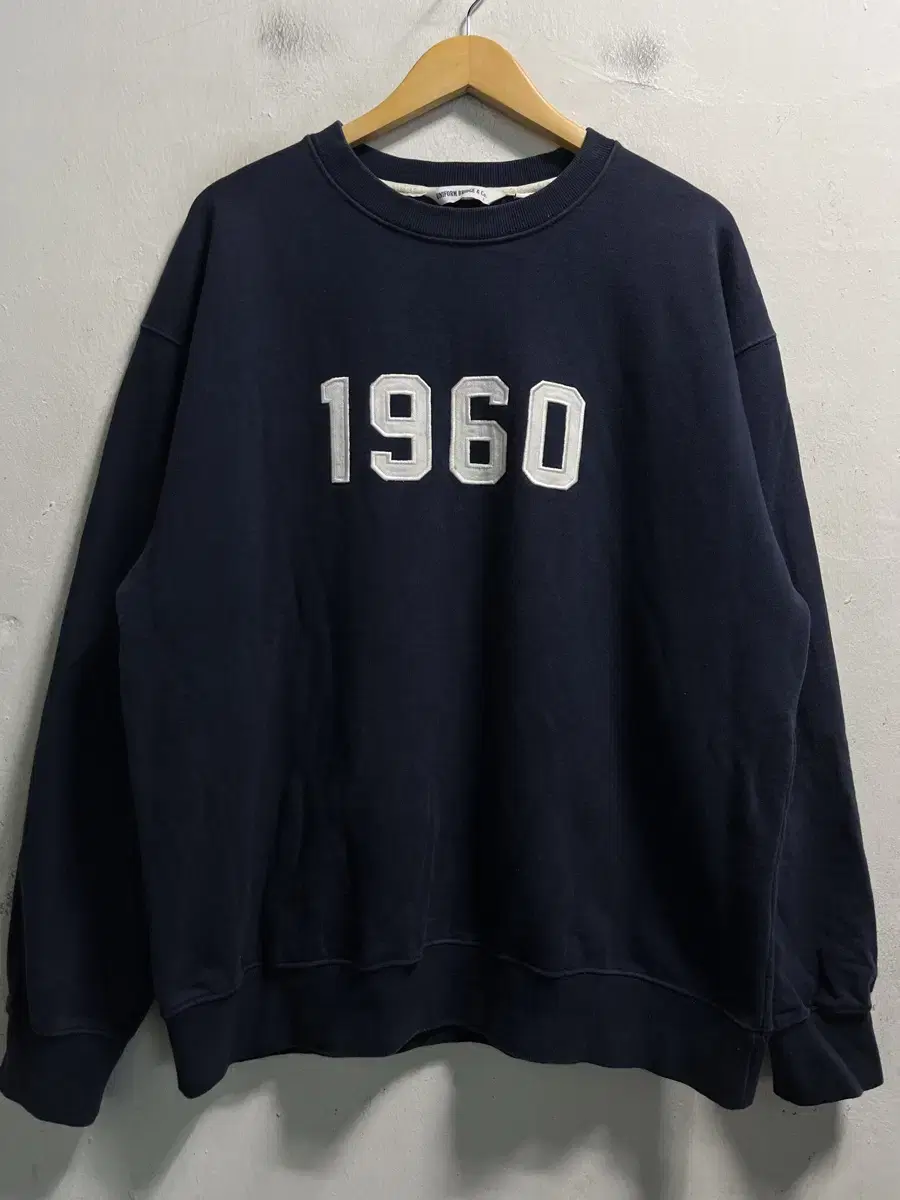 105-110 Uniformbridge 1960 Logo Sweat Loose Fit Top Genuine