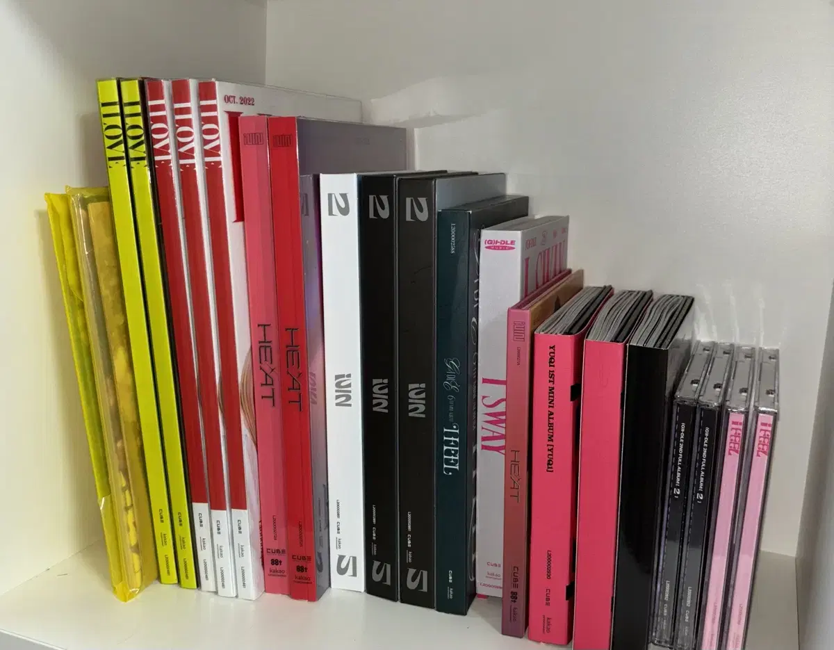 Gidles sells unsealed albums