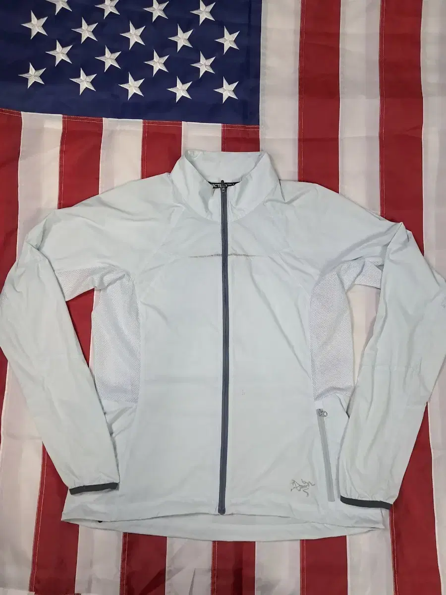 Original Arcturix Women's Ultralight Windbreaker