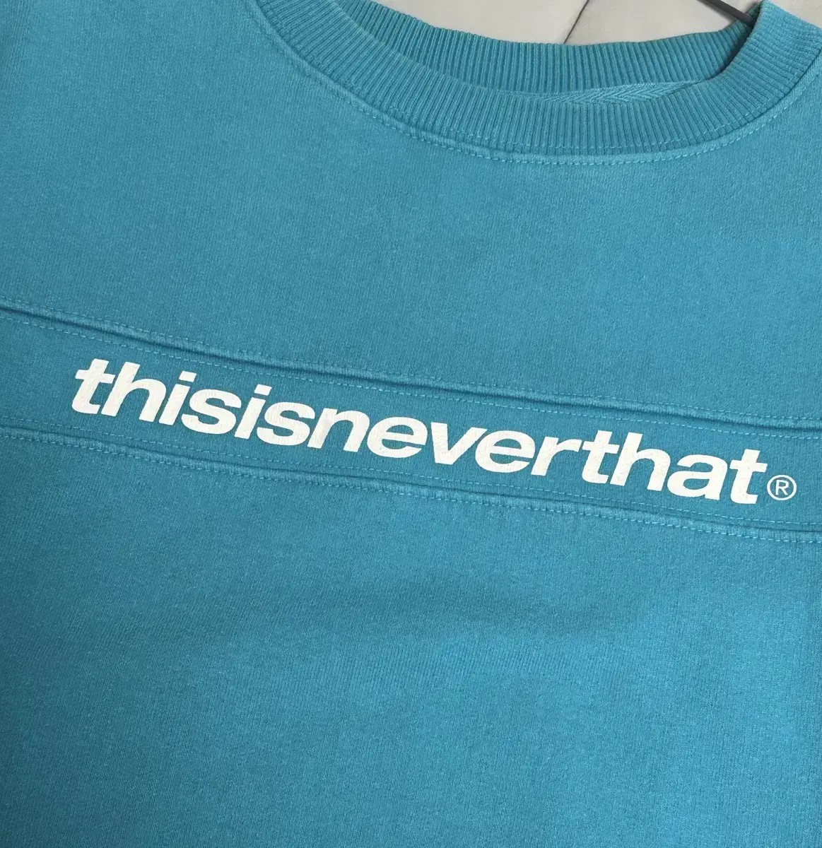 디네댓 맨투맨 thisisneverthat