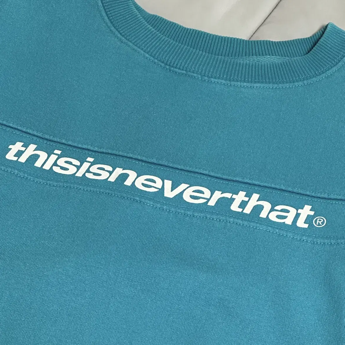 디네댓 맨투맨 thisisneverthat