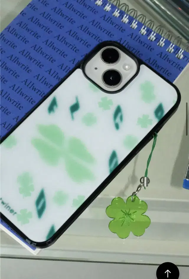 아이폰15 트위너 케이스 Lucky clover phone case