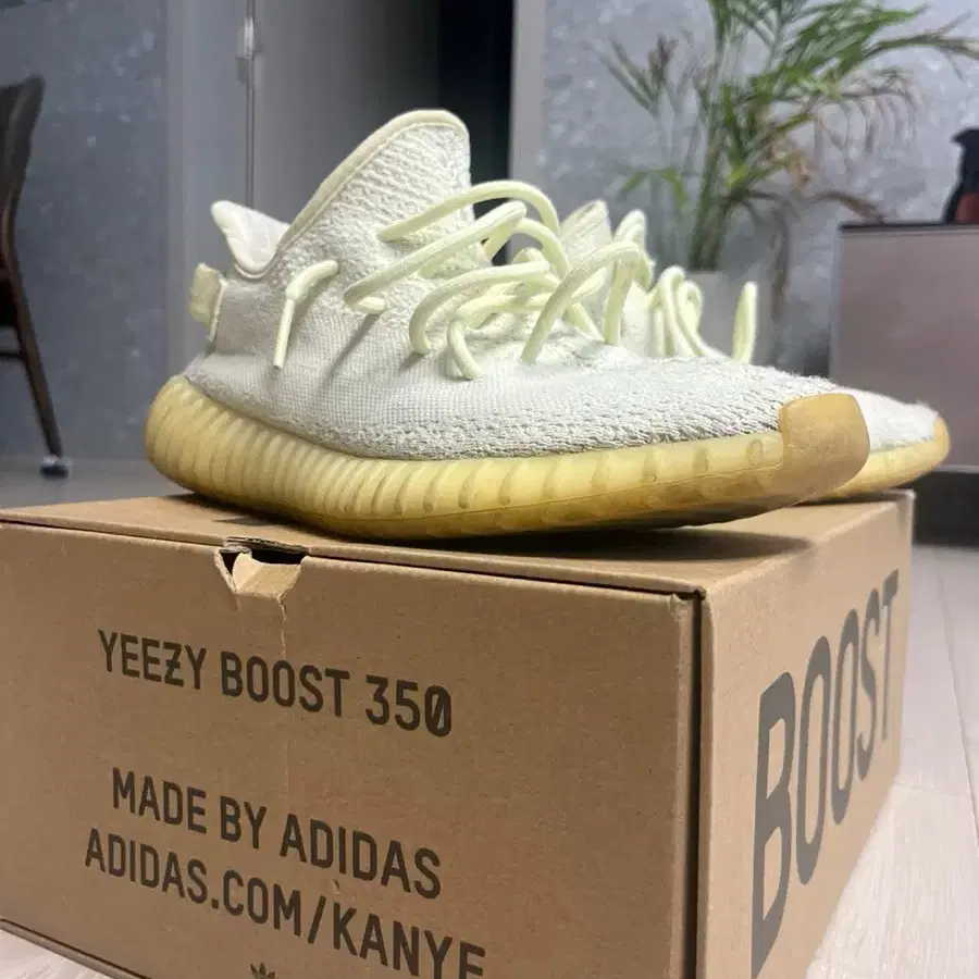 Adidas Yeezy Boost 350 V2 Butter(이지부스트)