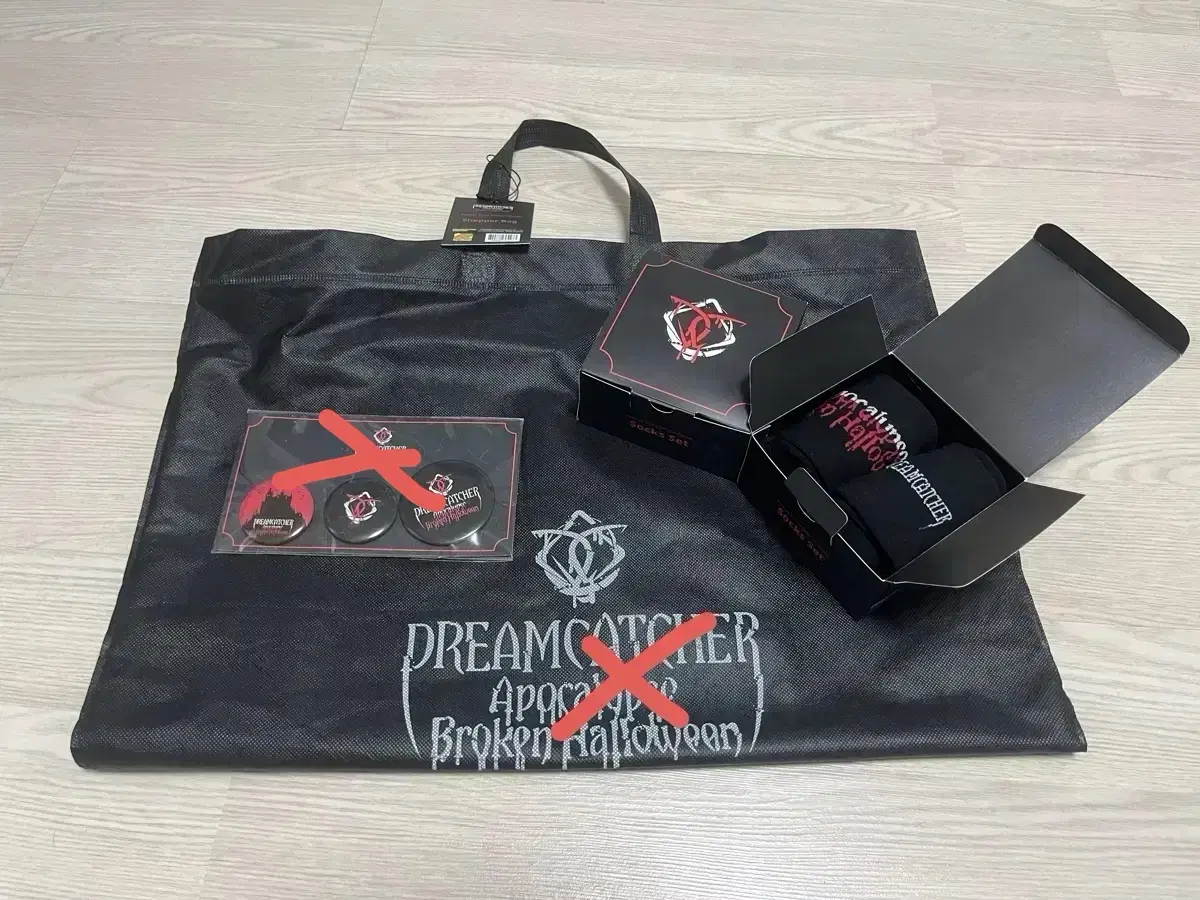 (Unsealed) dreamcatcher Halloween Concert Merchandise