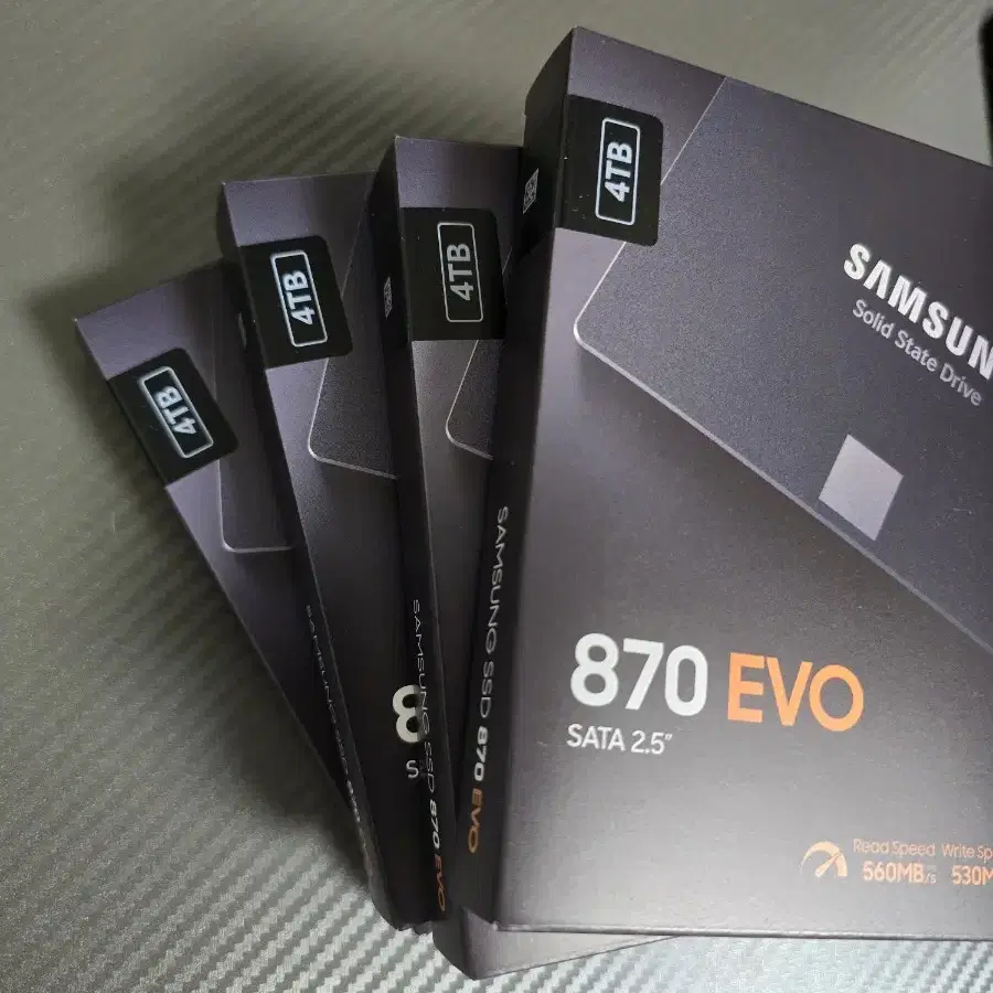 미개봉 삼성전자 SSD 870evo 4TB 팝니다