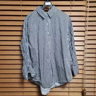 G271 Women's Striped Shirt