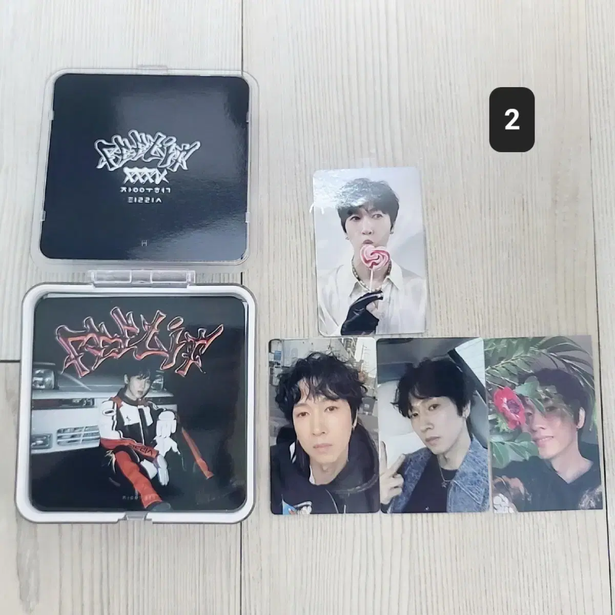 Jang Woohyuk/Tony An/Lee Jaewon albums, lightsticks, slogan, etc.