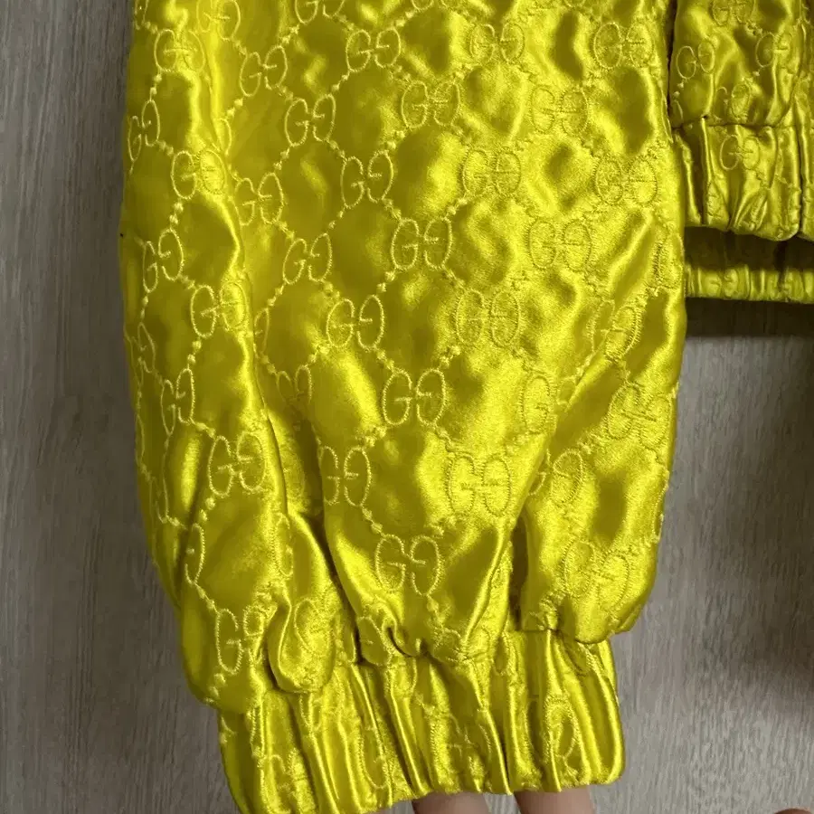 구찌 봄버 자켓 Gucci Yellow GG Embroidered Bom