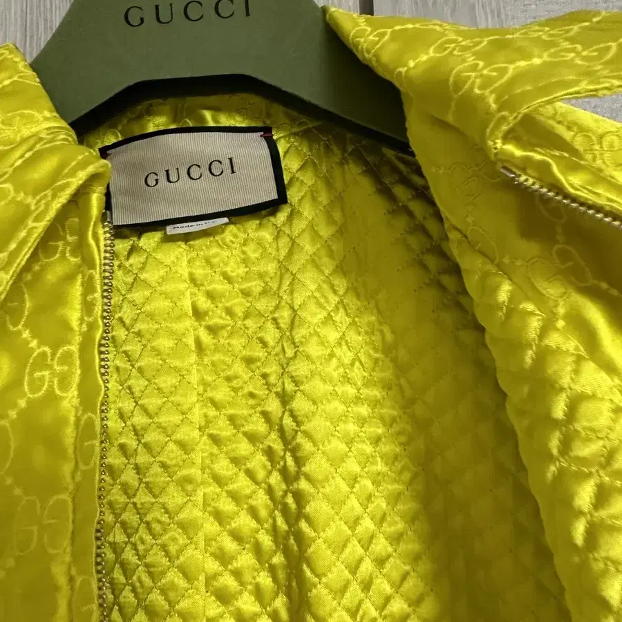 구찌 봄버 자켓 Gucci Yellow GG Embroidered Bom