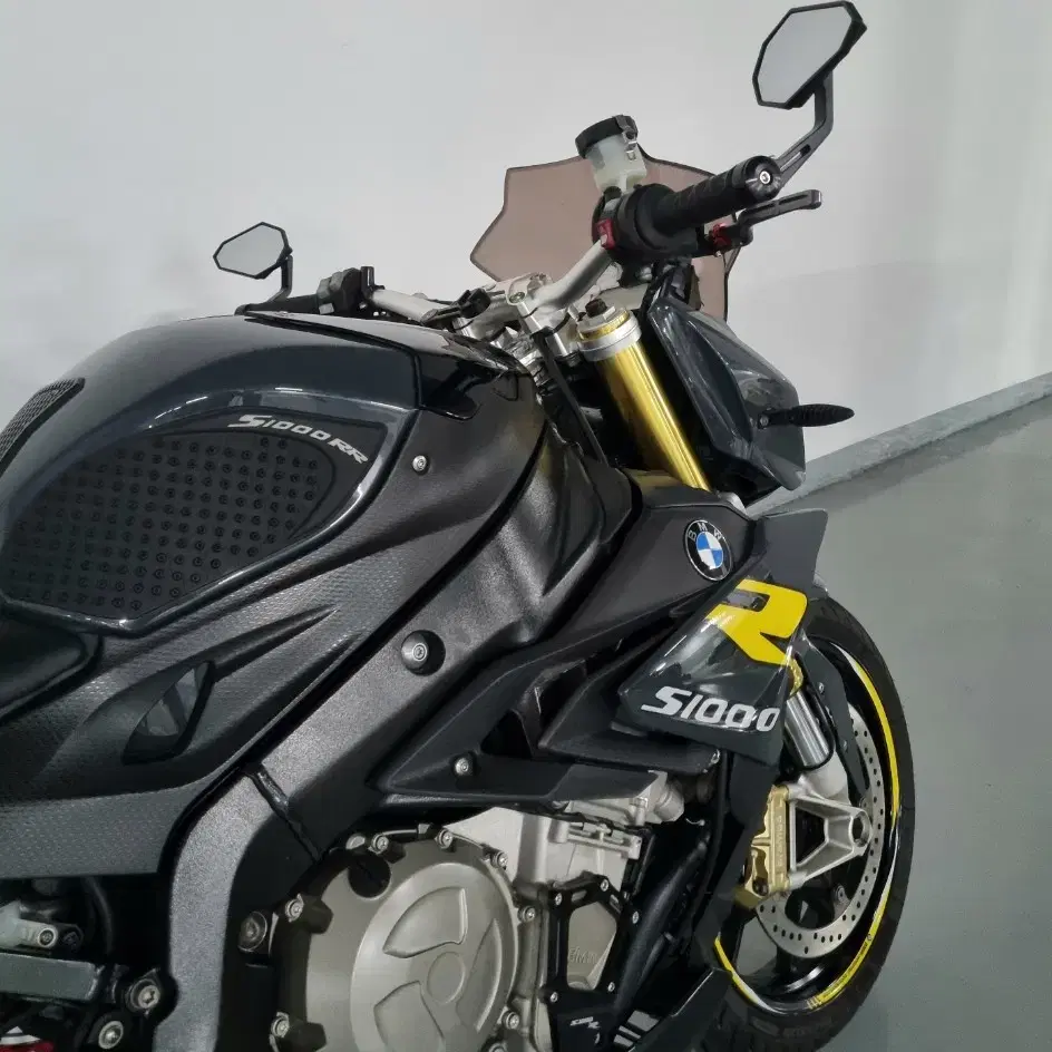 BMW S1000R ABS PRO 모델 판매합니다