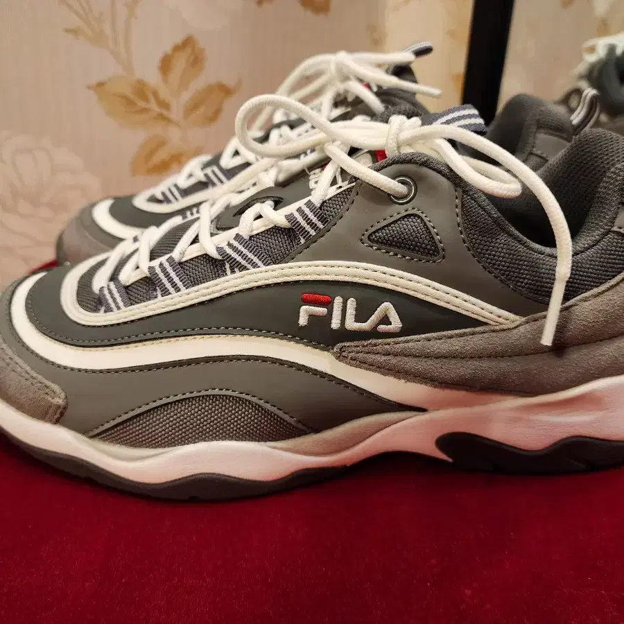 25. 휠라 FILA 어글리 슈즈 운동화 260