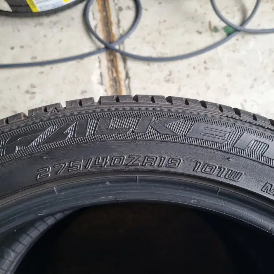 [인천중고타이어] 275/40R19 팔켄타이어 아제니스 2754019