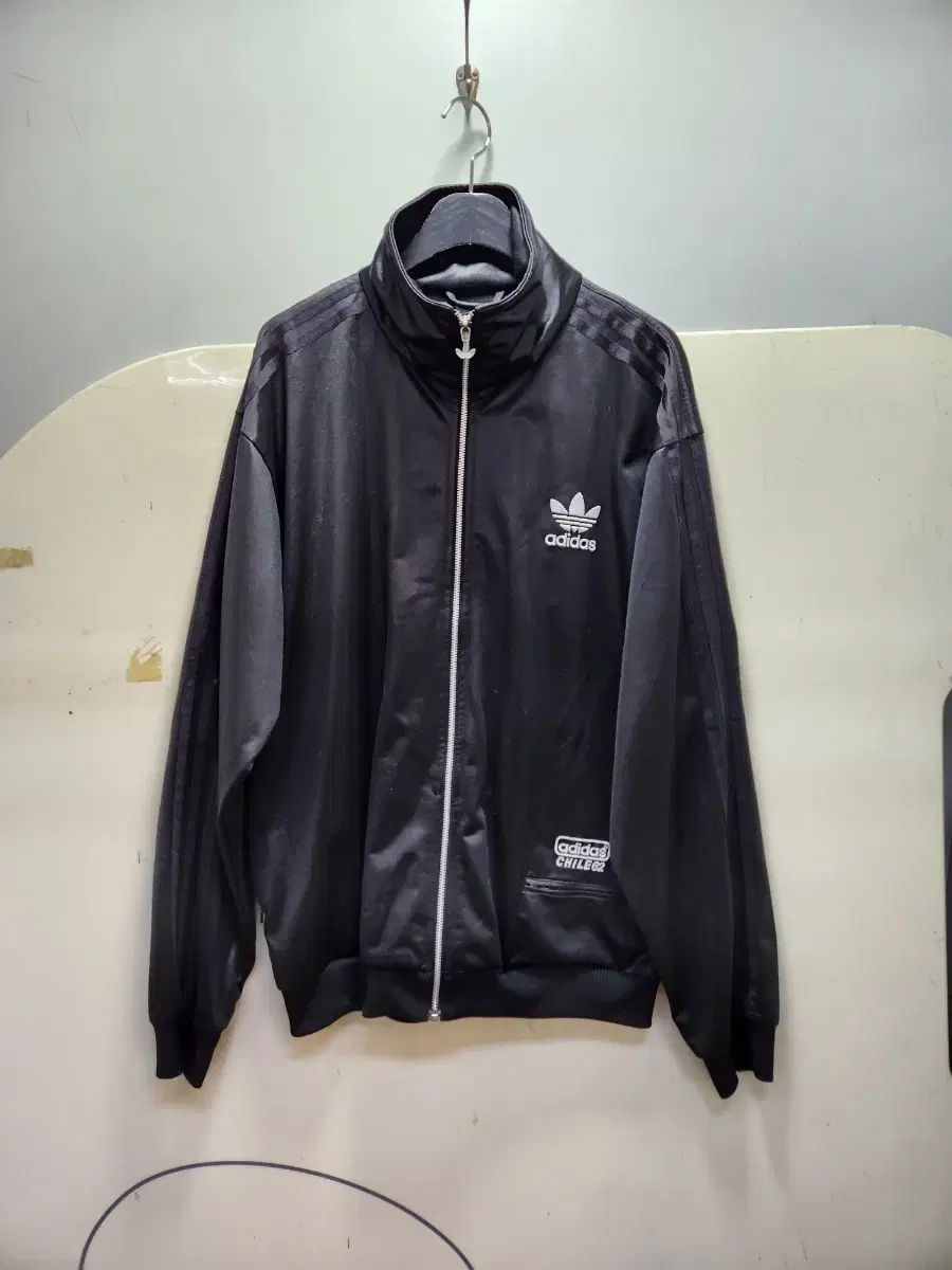 adidas Gumshoe TrekTop Jersey size XL